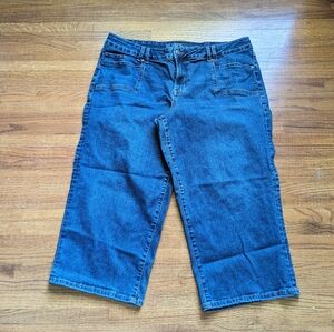 Maurices | Mid-Rise Wide Leg Cropped Jean | 20W